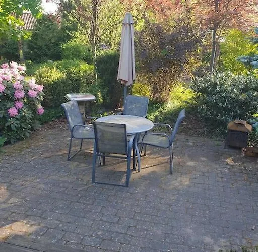 Nurdachhaus Auf Grossem Grundstueck Nyaraló *